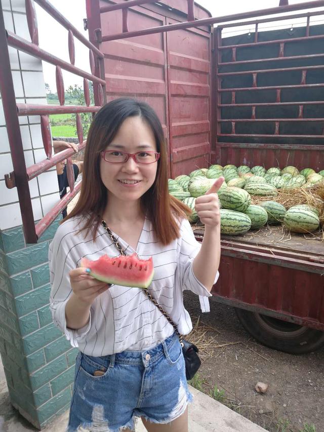 网红吃瓜